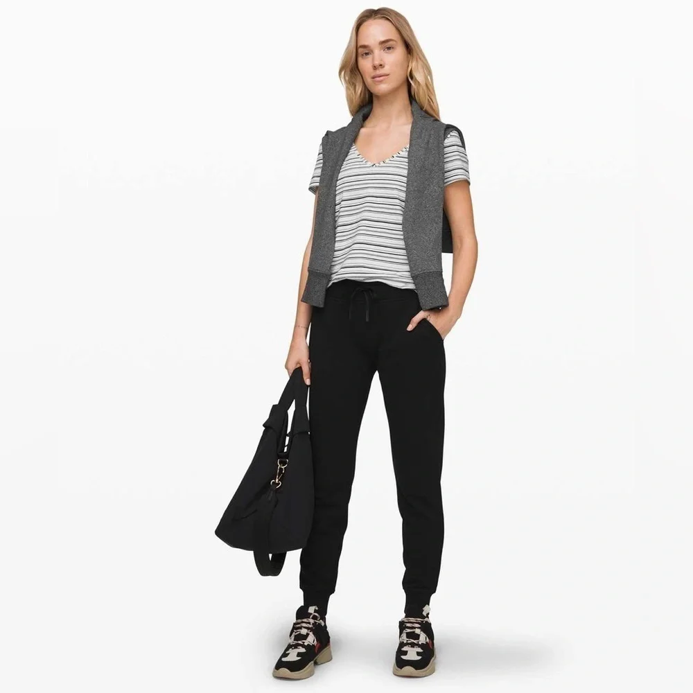 Lululemon Love Tee V in Cut Back Stripe White Black Size 8 / 10